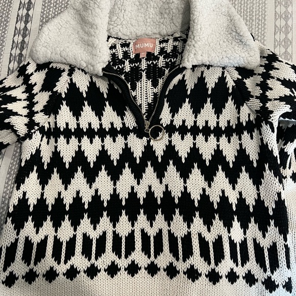 Thick mumu sweater! Barely worn. Perfect condition - Picture 2 of 4
